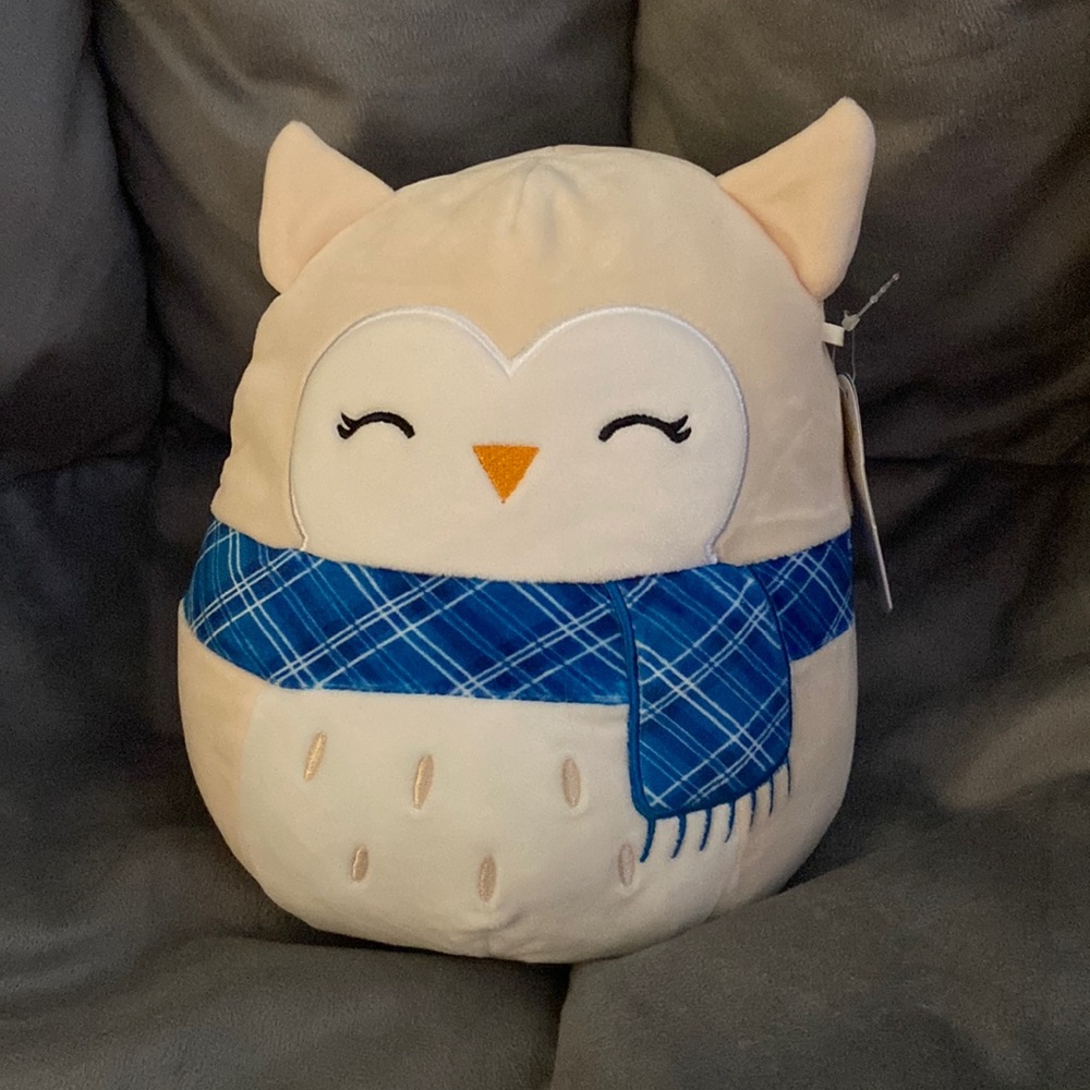 Vee Owl Squishmallow
